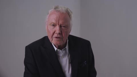 Jon Voight speaks of Freedom, God, and Revolution.