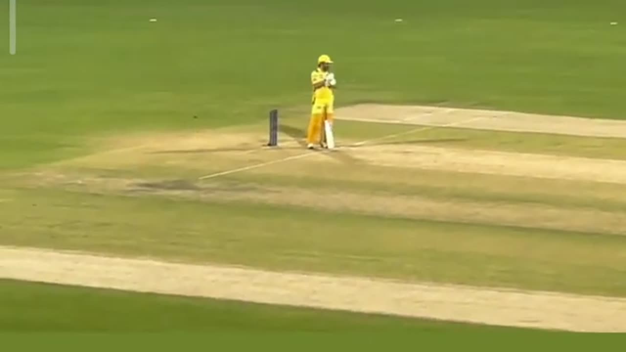 Dhoni hits two sixes against LSG