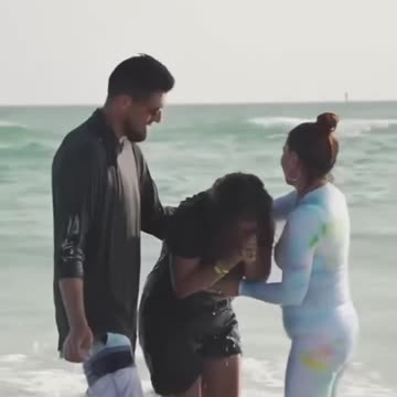 WATCH: Thousands Gather In American Oceans For Baptism