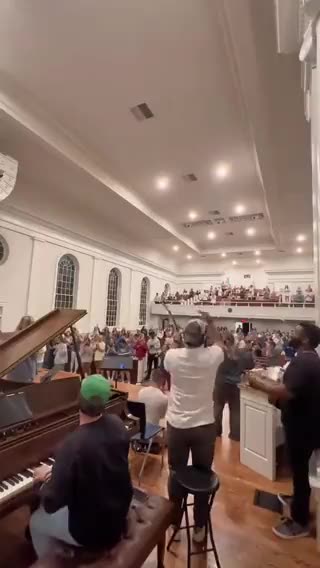 Revival is spreading."Students are in Reid Chapel (Samford University) in complete awe of God.