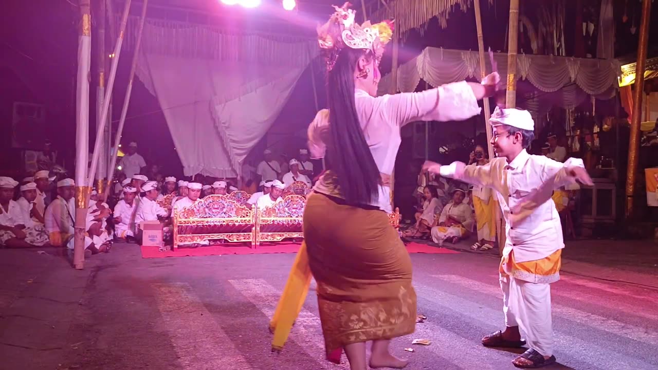 Joged Bumbung , Balinese Joged