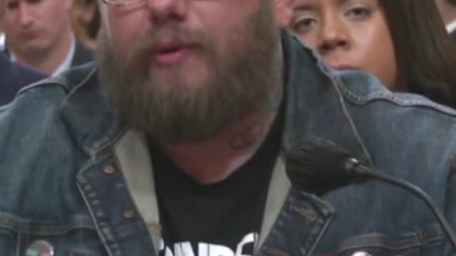 A former Oath Keeper describes the extremist group's ability to swe...