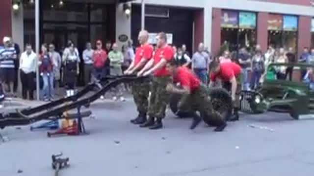 Crew Tears Apart And Rebuilds Jeep In Minutes