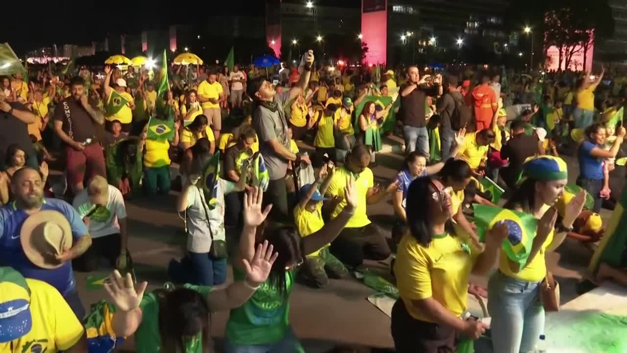 Bolsonaro voters pray as rival Lula wins Brazil presidential runoff | AFP