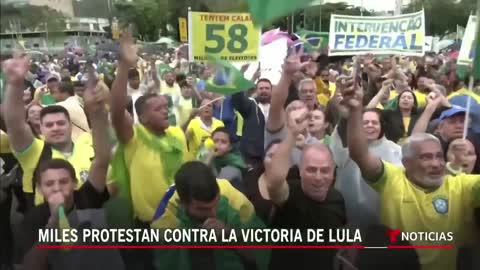 Persisten las protestas por derrota de Bolsonaro en Brasil | Noticias Telemundo