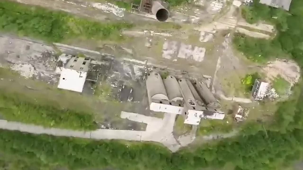 Tunnel Dive | FPV Drone free style (Nexuspie)