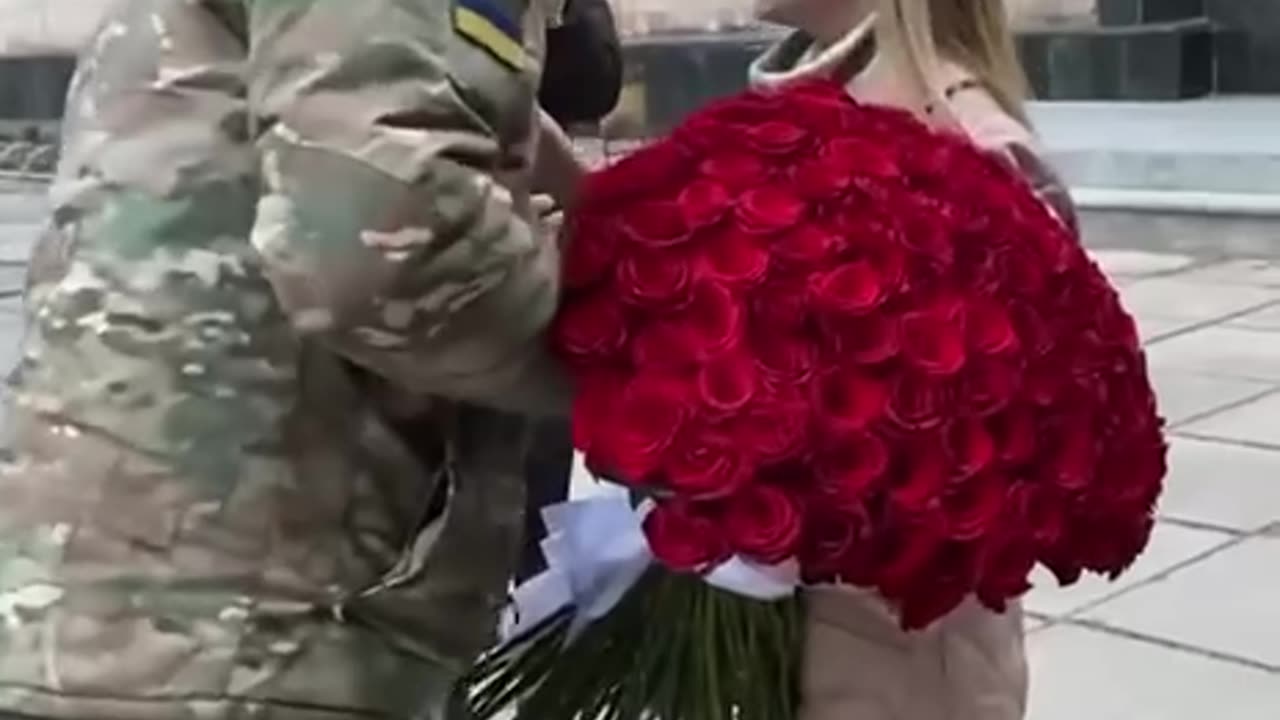 War does not stand in the way of true love