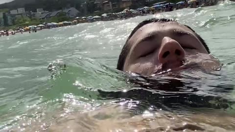 Curtindo uma tarde na praia de Quatro Ilhas, Bombinhas - SC | Som Ambiente