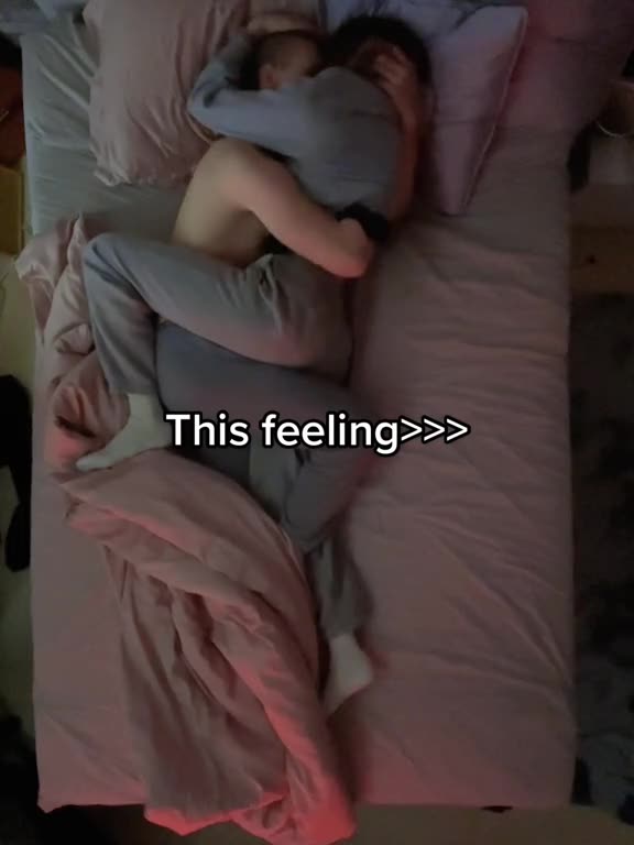 🥹😩 #foryou #foryoupage #coupletok #cuddles #couplegoals #love