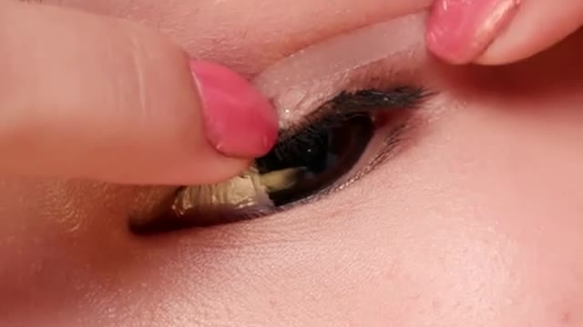 Ever tried eyelid tape Model