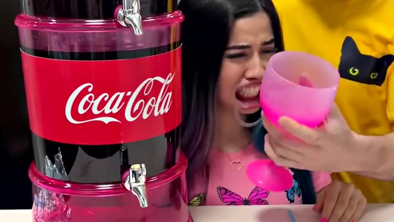 Não sabe beber Coca Cola 3 🥤