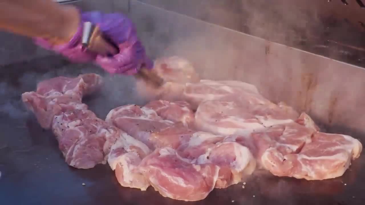 Amazing Steak Seared on 400 Degree Hot Iron Plate