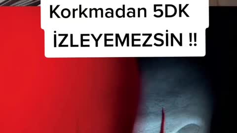 karanlıkta izlerim oda gülerek