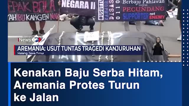 Kenakan Baju Serba Hitam, Aremania Protes Turun ke Jalan