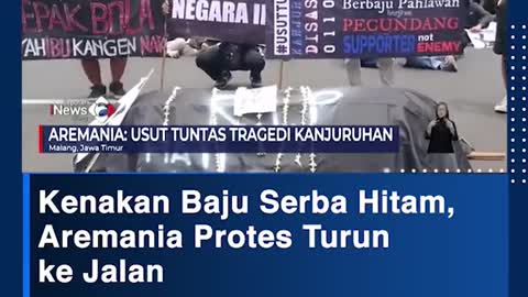 Kenakan Baju Serba Hitam, Aremania Protes Turun ke Jalan