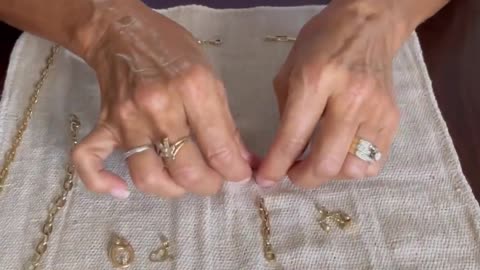 ❤️ Learn how to make my famous necklace. Make it with Mary, for your loved one. ❤️ #themaryburke