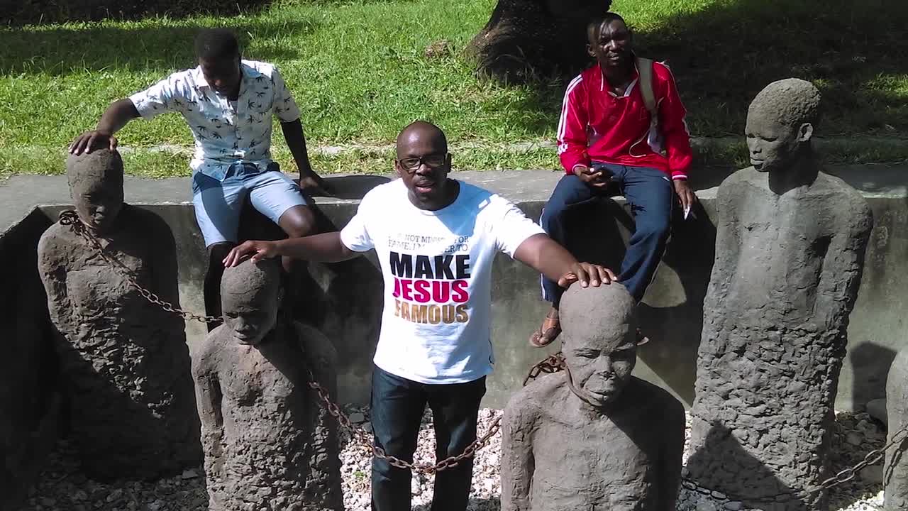 TRAILER: MAKE JESUS FAMOUS END TIME MINISTRY by Evangelist Benton Callwood
