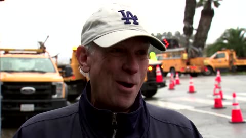 Seaside Los Angeles hotel cut off after flooding