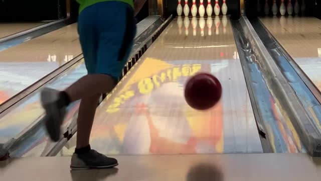 Raptor J Trashes Bowling