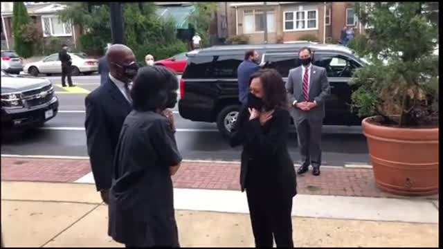 Kamala Harris Not Keeping Social Distance* In Publicl!