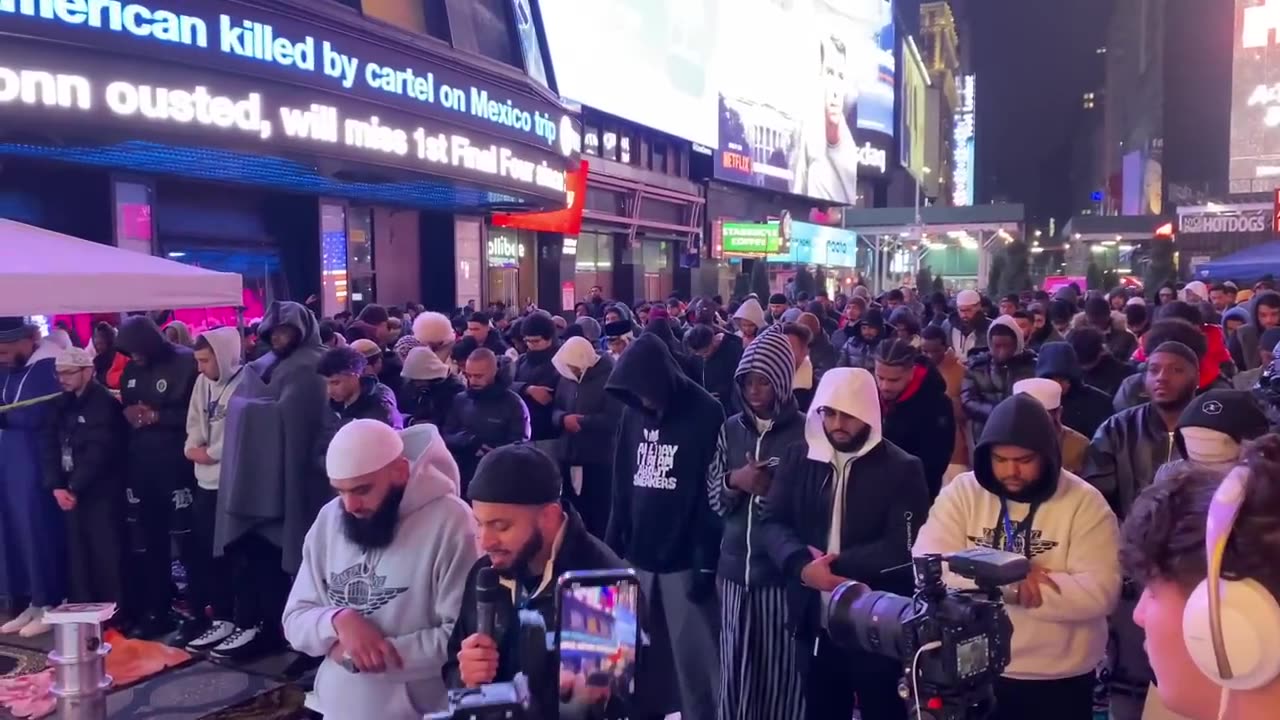 Prayer in Times Square