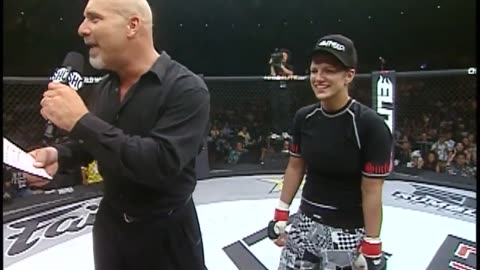 Gina Carano vs Tonya Evinger - EliteXC: Uprising