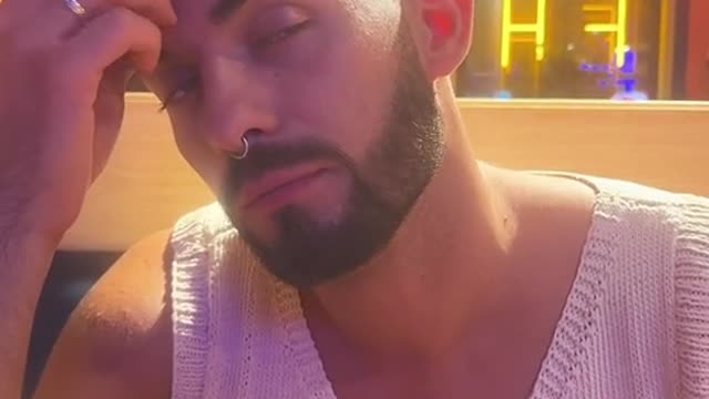 En una rutina constante de resaca Deuw
