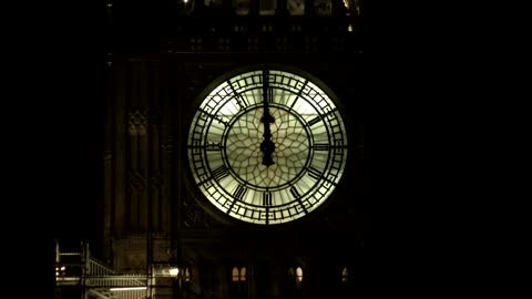 Big Ben's bongs ring in London New Year