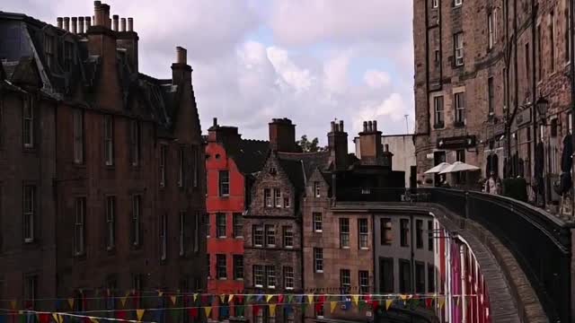 Today's romance and your immersion in the "Edinburgh" filled with British romance
