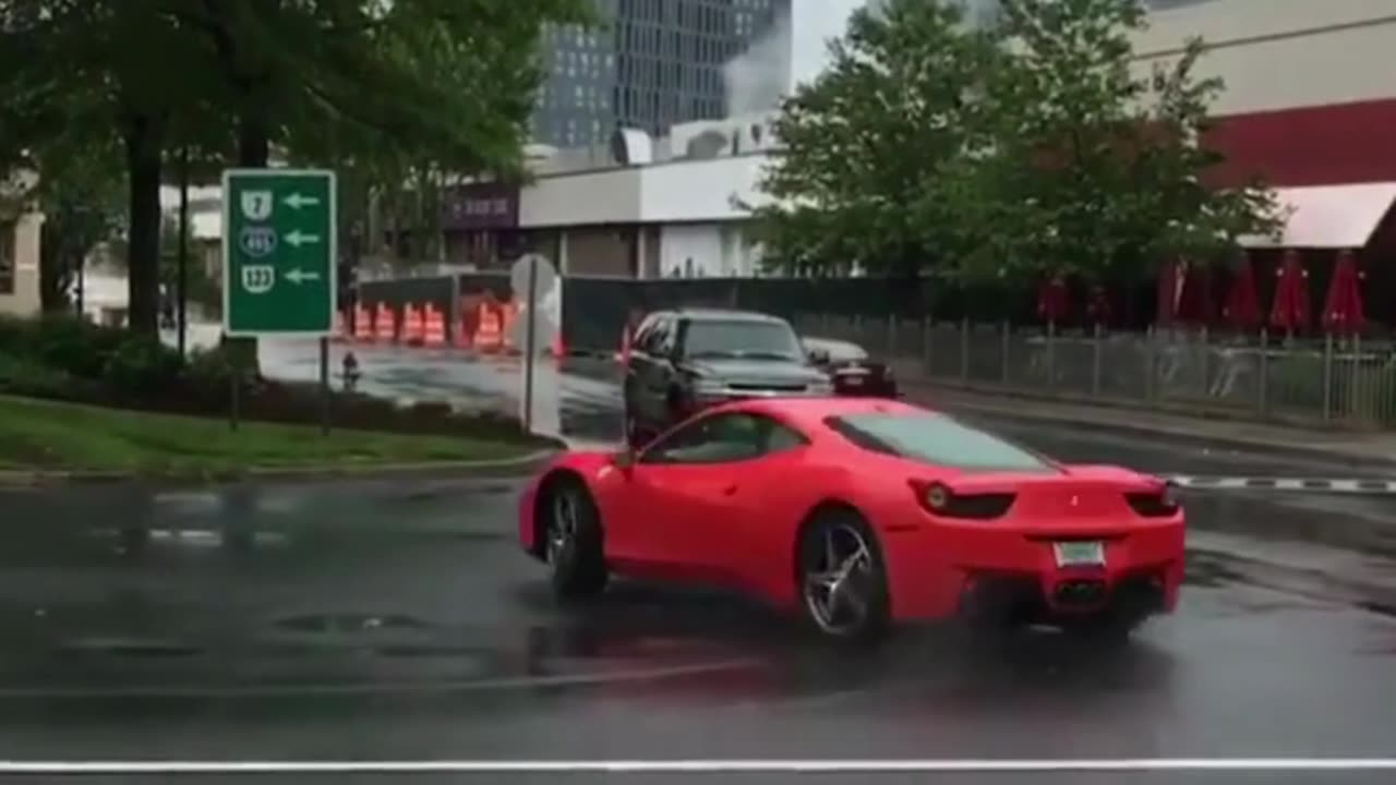 458 U-Turn 😨 Ferrari 458 🇮🇹