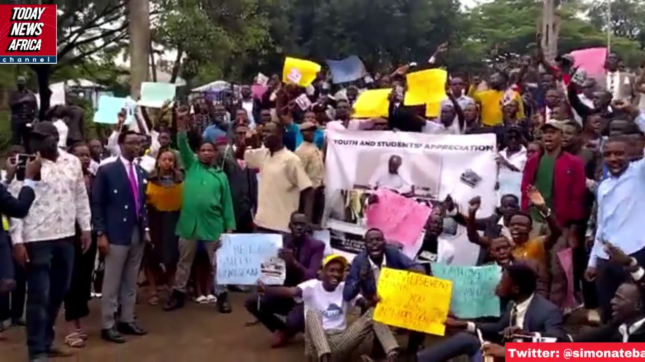 🇺🇬 🇺🇸 Ugandan students from at least 13 universities take to the streets