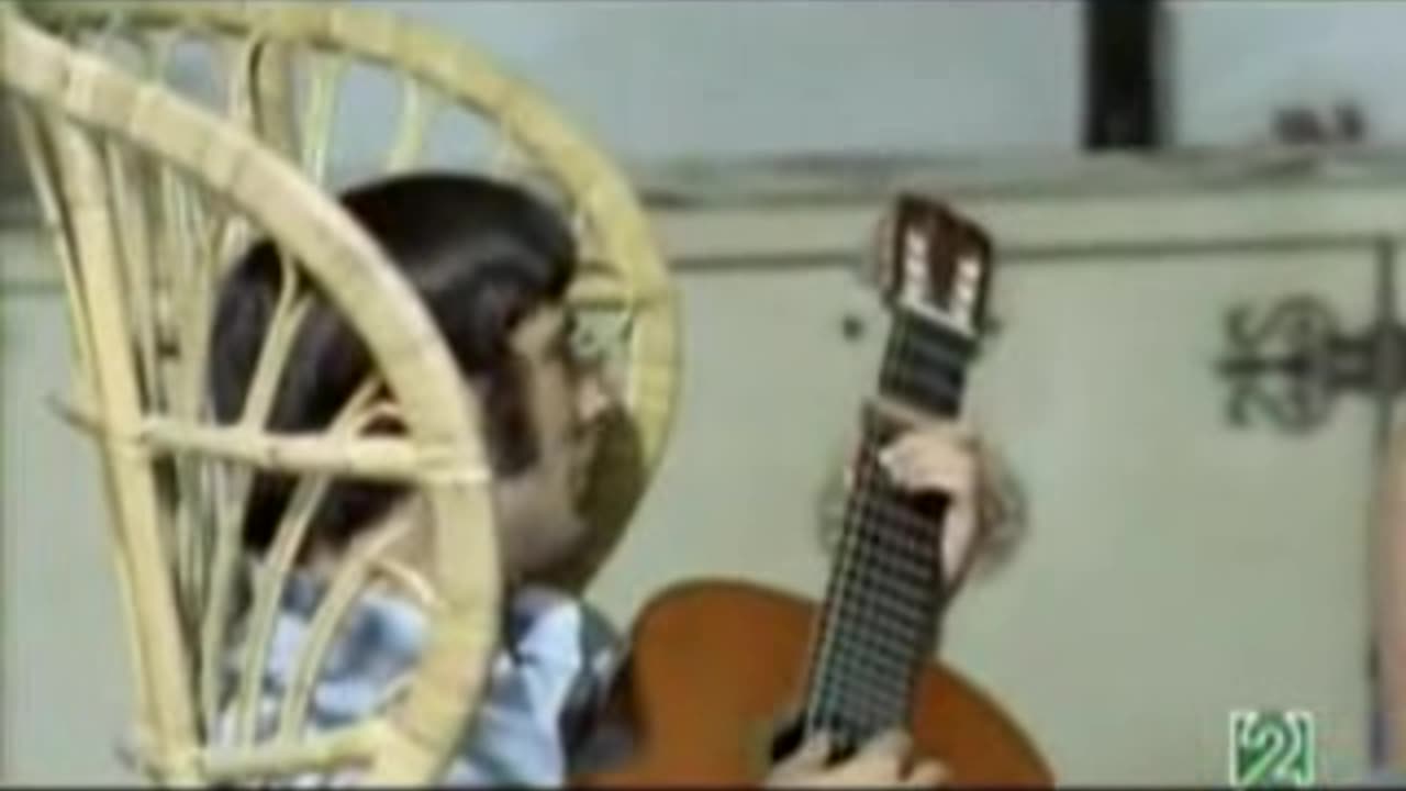 Joan Manuel Serrat - Tu Nombre Me Sabe A Yerba = Music Video 1968