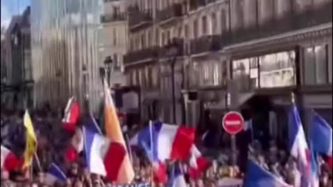 A massive protest against NATO broke out in Paris.