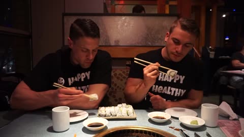 "Ultimate 400-Piece Sashimi & Sushi Mukbang: Traditional Japanese Delights"