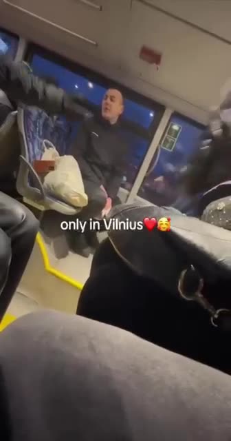 Женщина, над которой издевались в автобусе в Вильнюсе