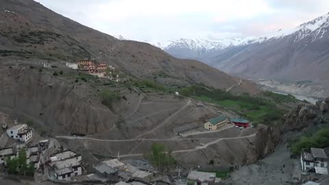 FOREIGNER HITCHHIKING With TRUCK! (SPITI VALLEY Travel)