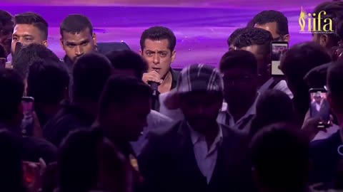 Salman khan soulful rendition of tu hi tu at the IIFA Awards 2019 stage