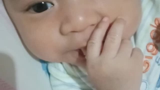 BABY FINGER SUCKING