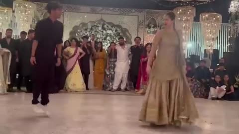 hania amir dance