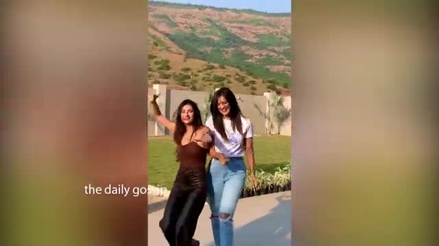 "Uff Yaar" Palak Tiwari ने B!kini पहन लगाई आग Fans हुए दीवाने | Palak Tiwari B!kini Video In Pool