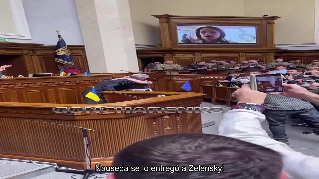 Nauseda se lo entregó a Zelenskyi