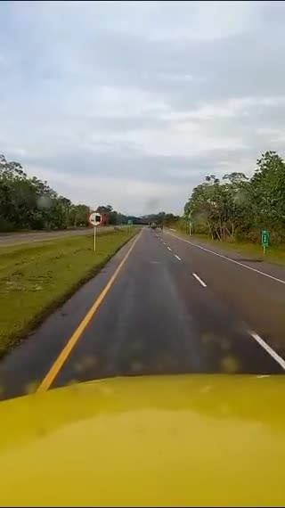 Video: Personas armadas con cuchillos y palos roban en la Ruta del Sol