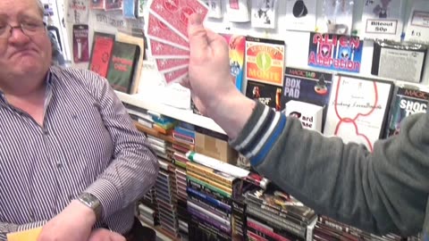 Mal Norton Magician extraordinaire trick of the week 4th April 2017