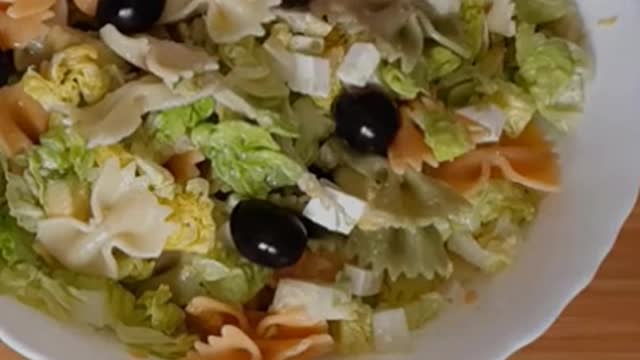 EASY AND DELICIOUS PASTA SALAD.