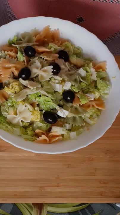 EASY AND DELICIOUS PASTA SALAD.