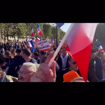 Free the world, France rebels against vaccine passports