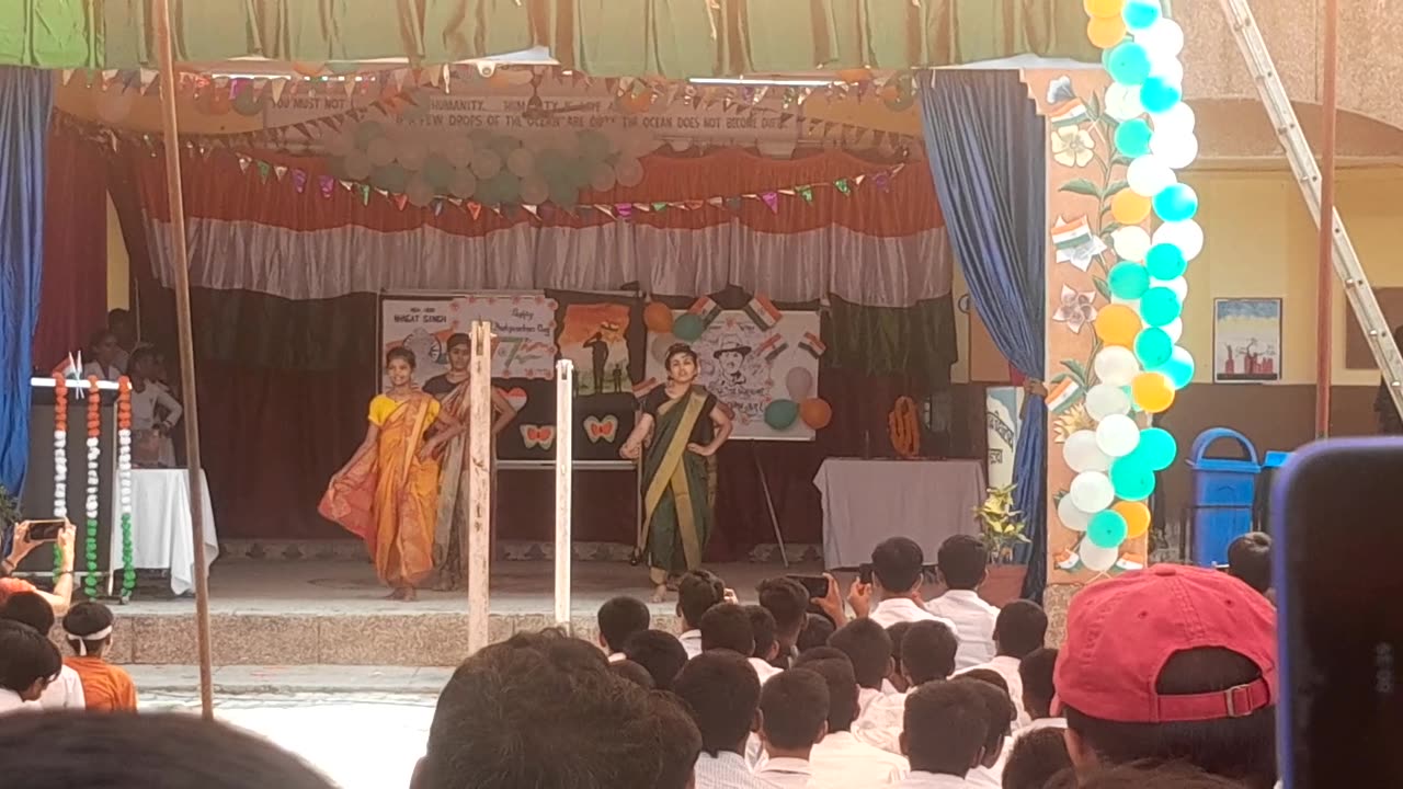 Girl performance in jnv u.p and this girl migrate from Maharashtra