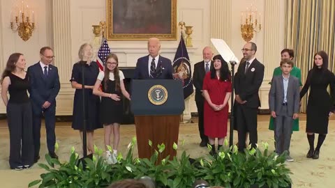 Biden to a little girl: "No serious guys until you're 30"