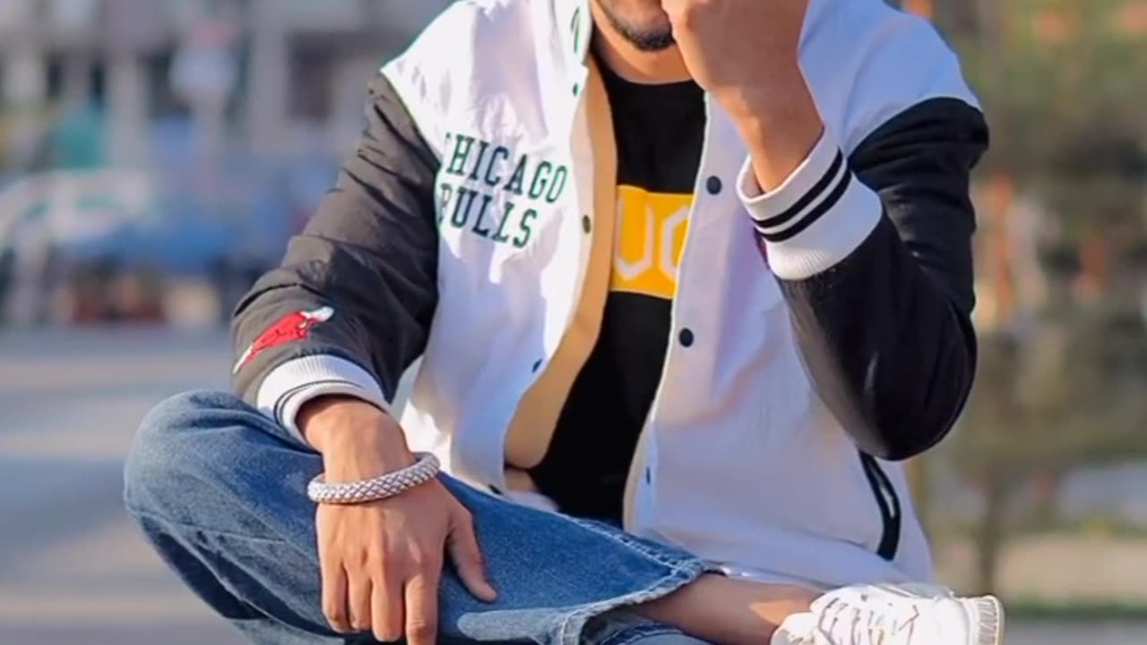 Nice to meet you maa ke bina kus h maa ke liye ak din ka hi dena hai