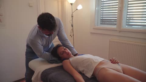 An osteopathic treatment with Alexa Marina